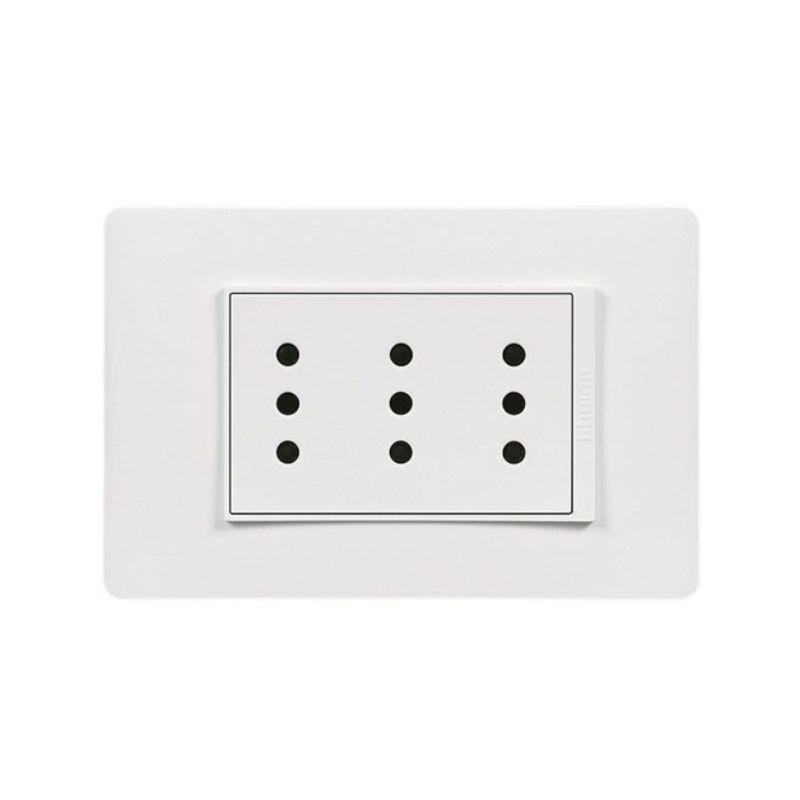 Toma de corriente triple 2P+T 10A Bticino Luzica PU1313